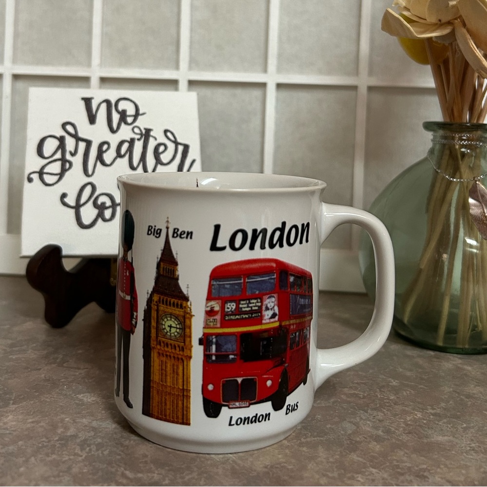 London Souvenir 10-oz Mug